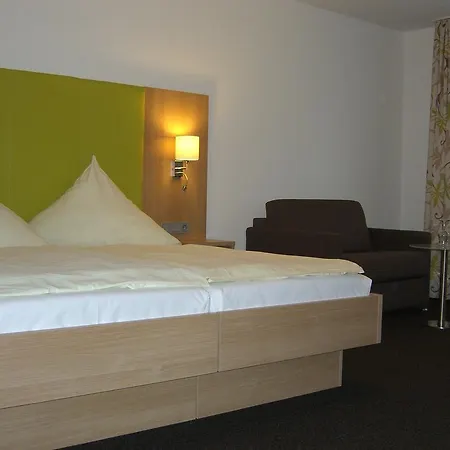 Hotel Deutsche Eiche 3*